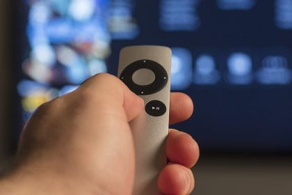 Foto von einer Apple TV Fernbedienung